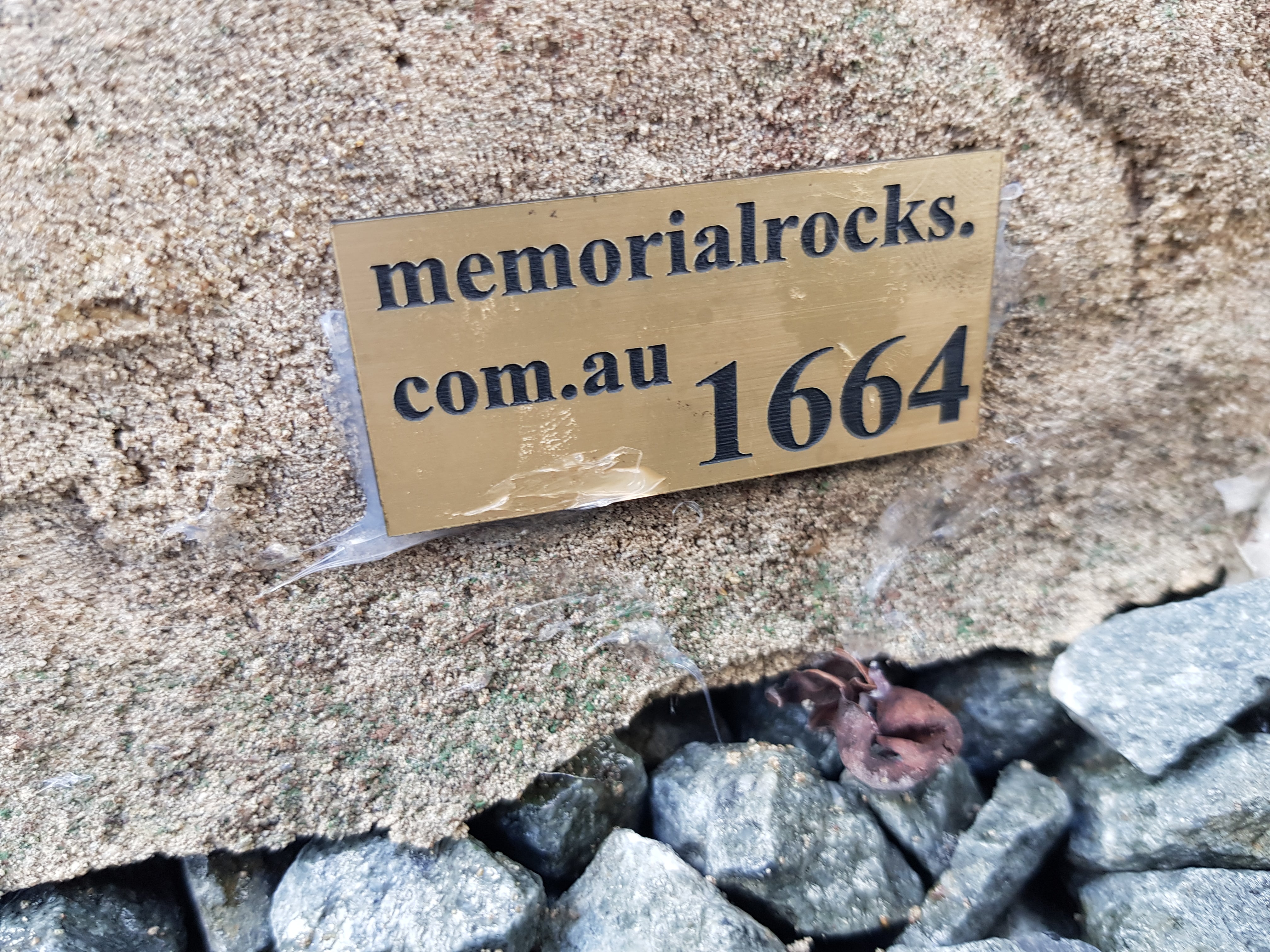 Memorial Rock Urn 1664 Large Sandstone