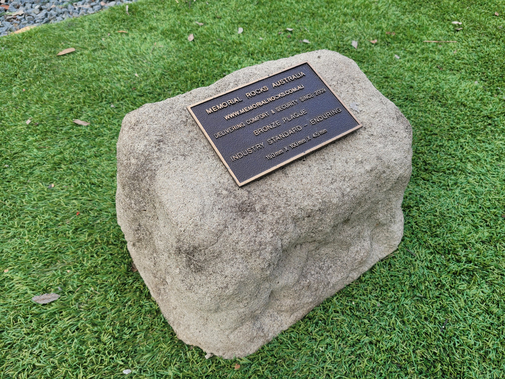 Memorial Rock Urn 1895 Regular Natural Riversand