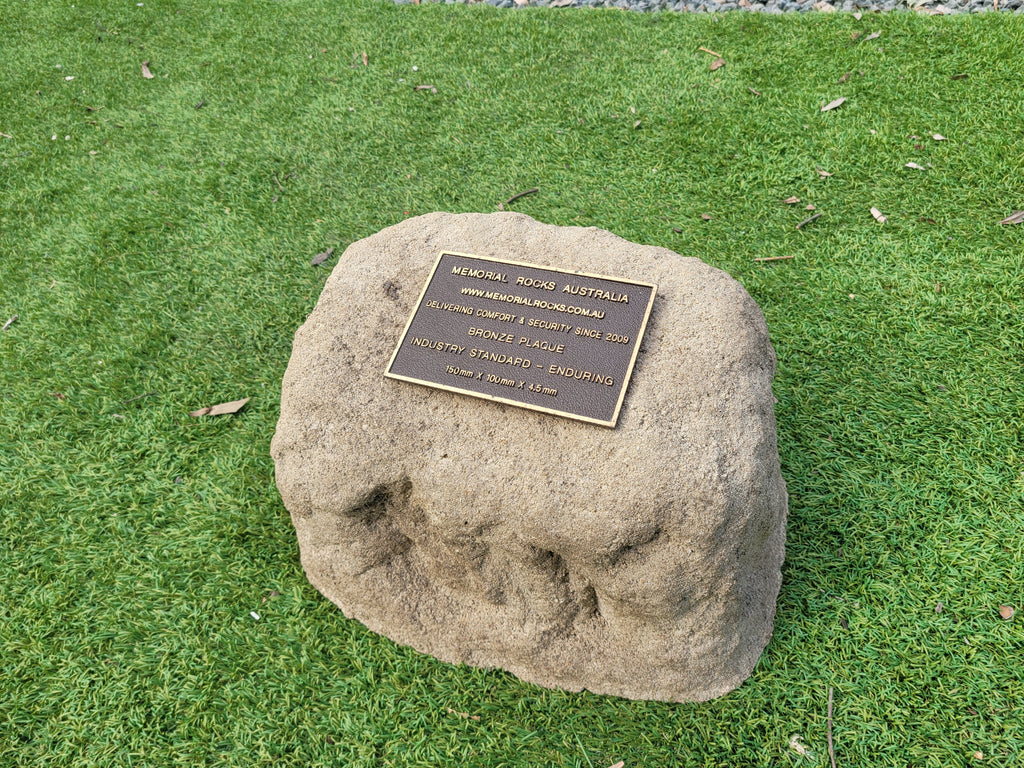 Memorial Rock Urn 1897 Medium Natural Riversand