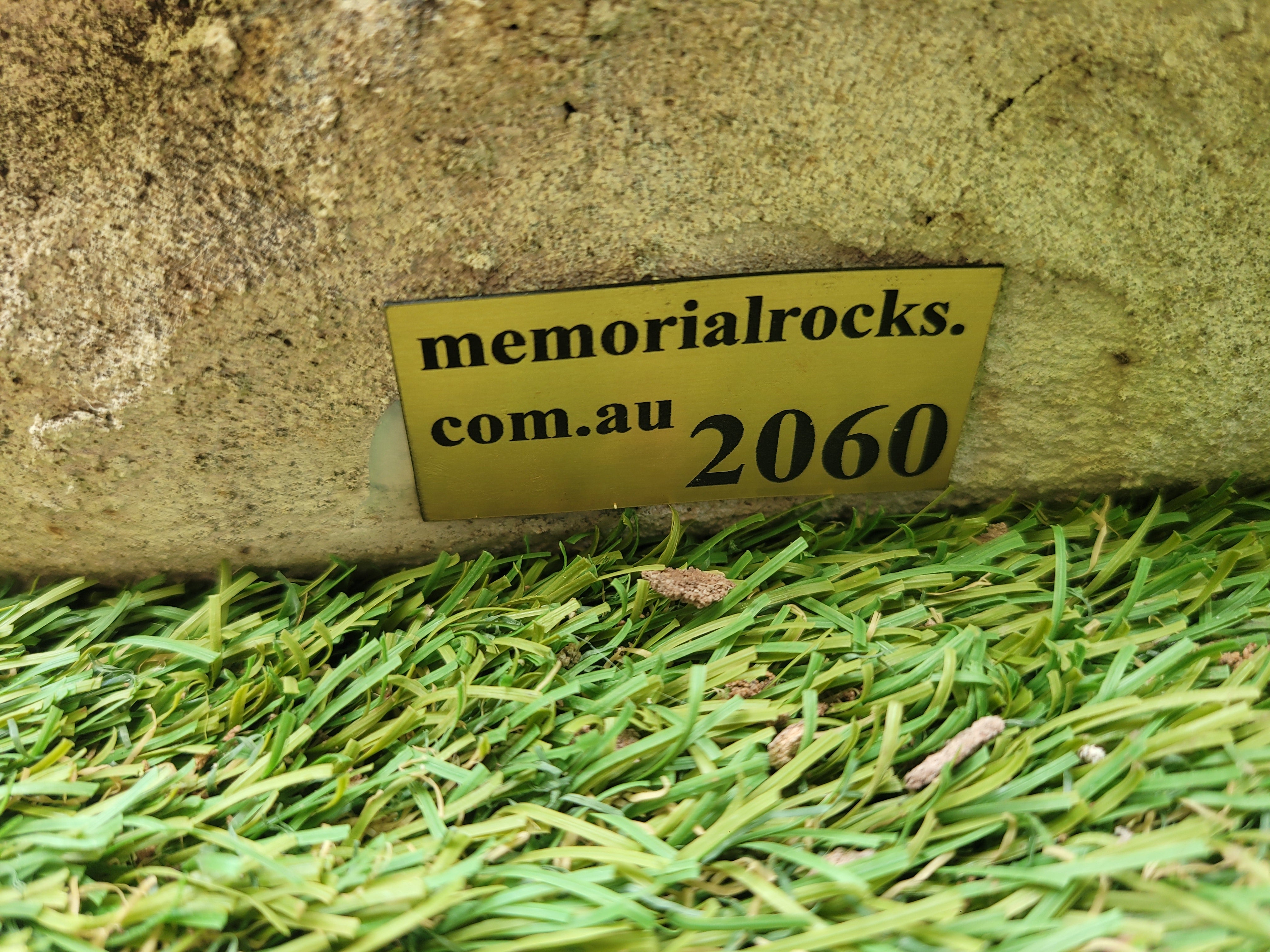 Memorial Rock Urn 2060 Regular Natural Riversand