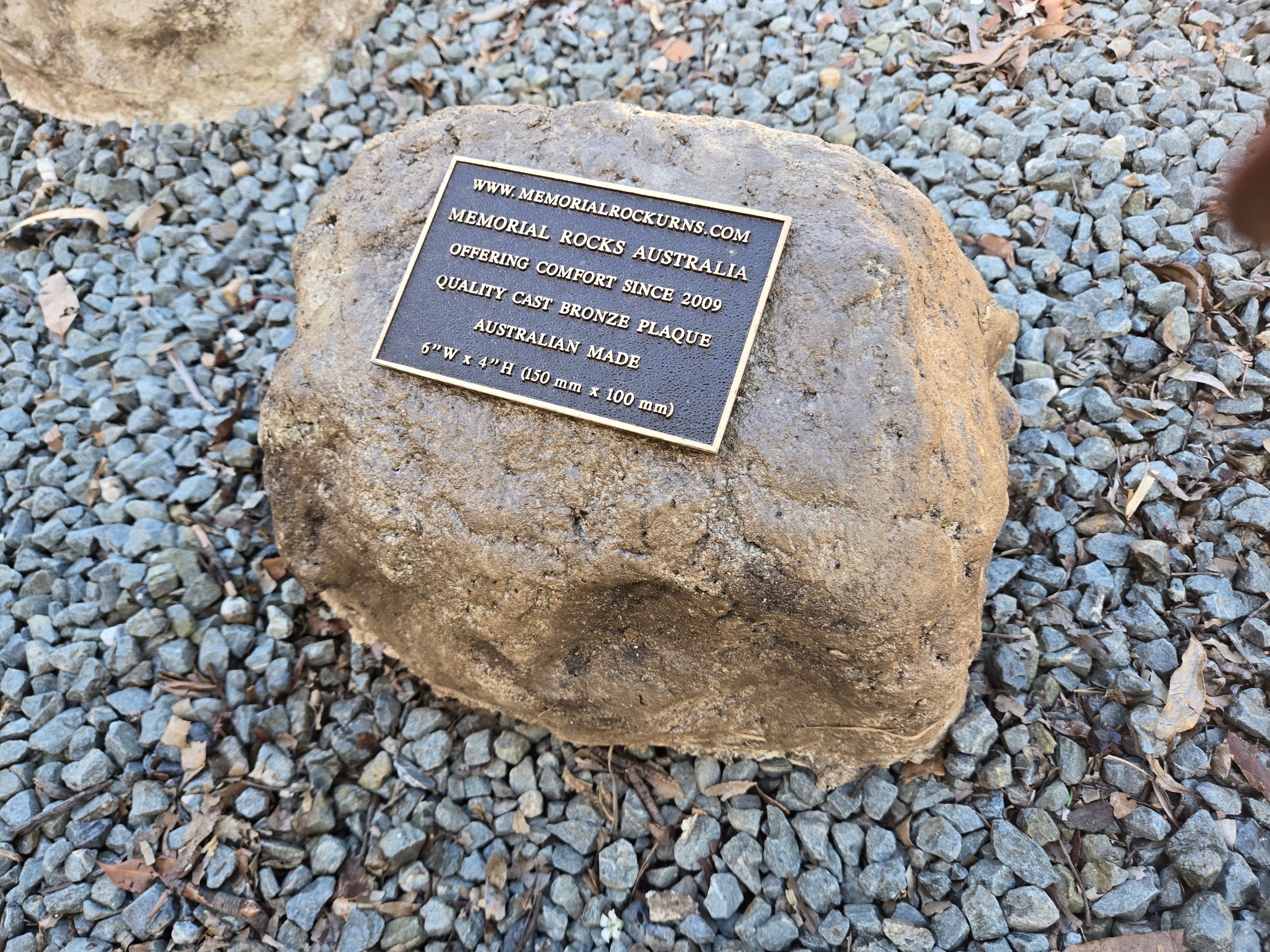 Memorial Rock Urn 2130 Regular Natural Riversand